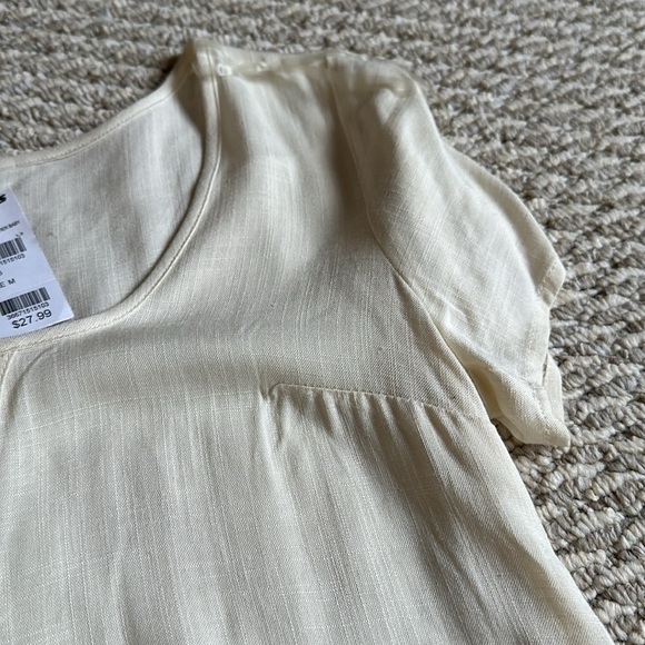 Tilly's ivy and main tee shirt w ruffle bottom cream womens sz m NWT - Picture 4 of 5